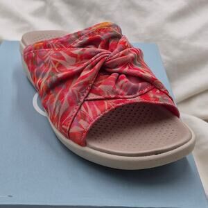 NEW Bzees LifeStride Cherish sandals slide slip-on coral SIZE 6.5M